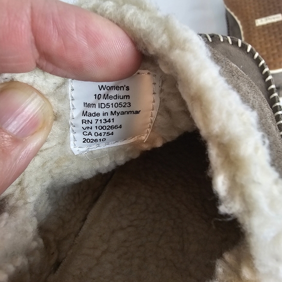 L.L.Bean Brown Suede Moccasins Plush Shearling Lined Size 10 - Picture 4 of 9